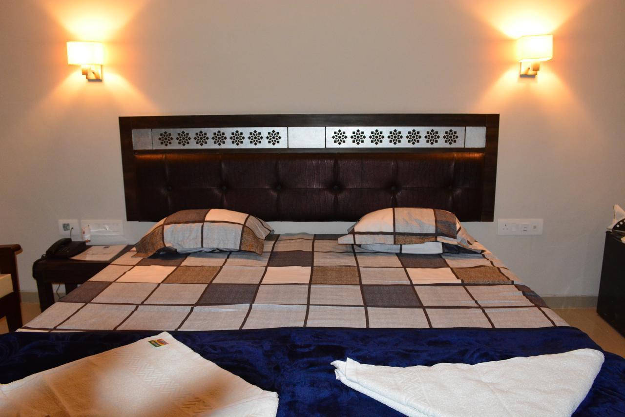 Hotel Desert Inn Barmer 外观 照片